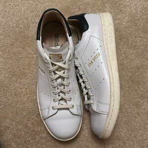 Limited edition, forest green Stan Smiths